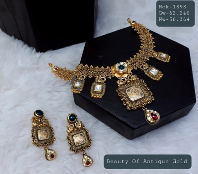 Antique  jewellery.