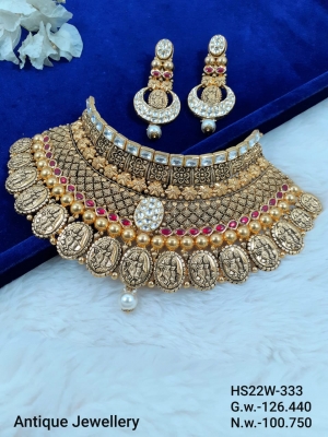 Antique  jewellery.    Choker