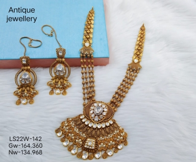 Antique  jewellery.    Long set