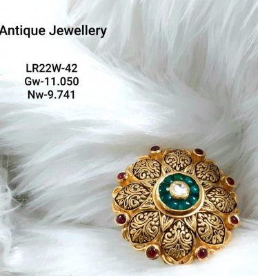 Antique  jewellery.    Ring