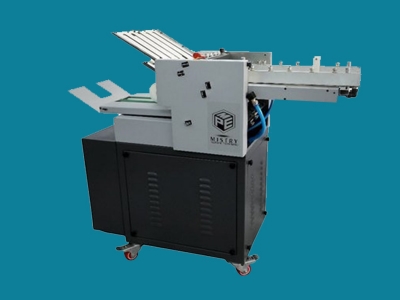 AUTOMATIC VACUUM FEED PAPER FOLDING MACHINE