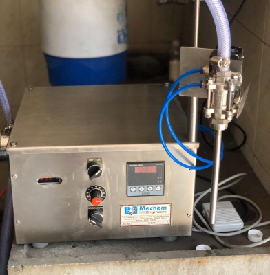 Table top liquid filling machine Application 